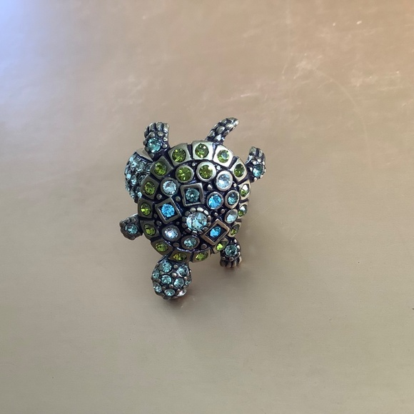 Heidi Daus Simply Irresistible Crystal Turtle Necklace & Matching Ring Pistachio - Picture 12 of 14